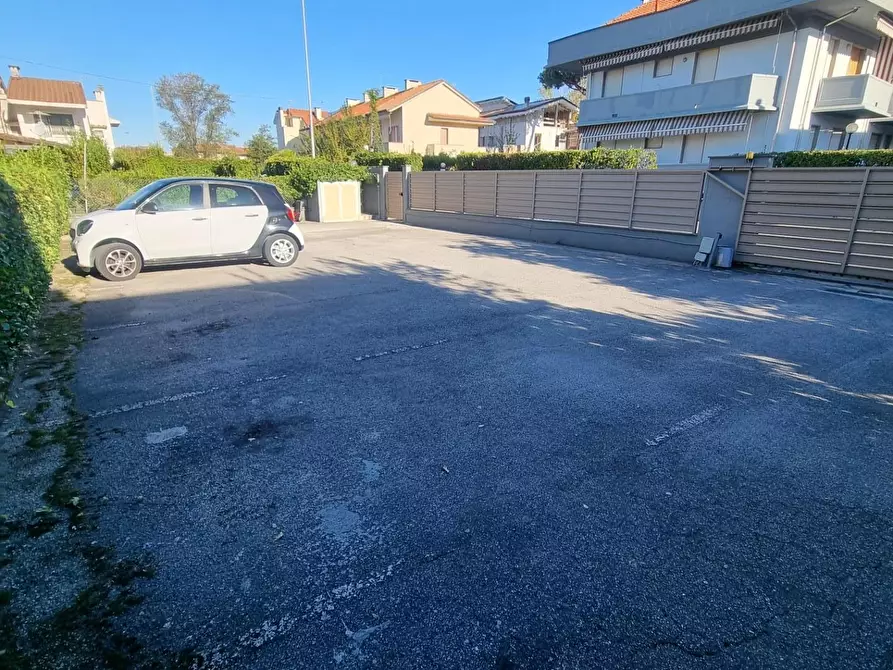 Immagine 15 di Appartamento in vendita  a Massa