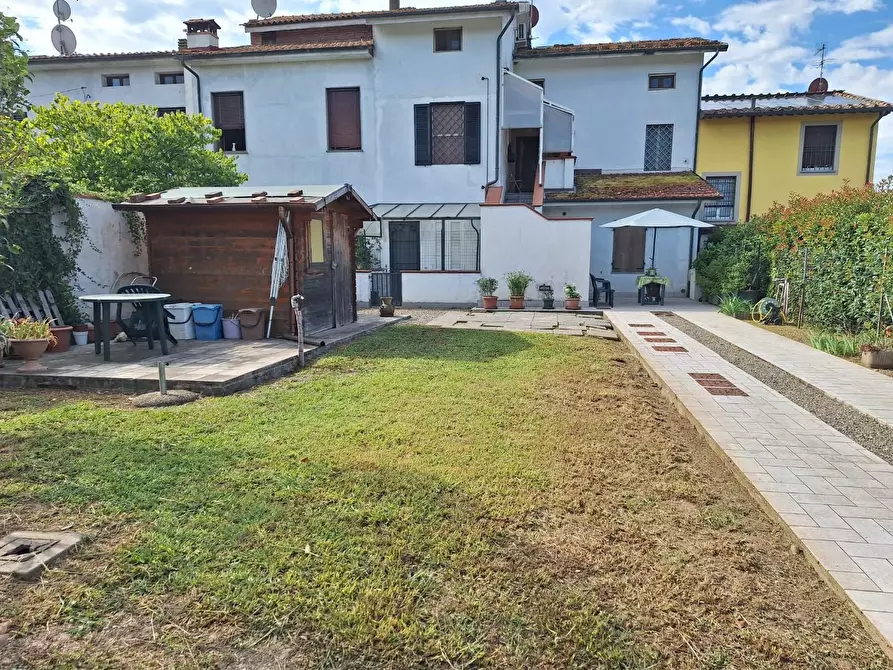 Immagine 3 di Appartamento in vendita  a Capannori