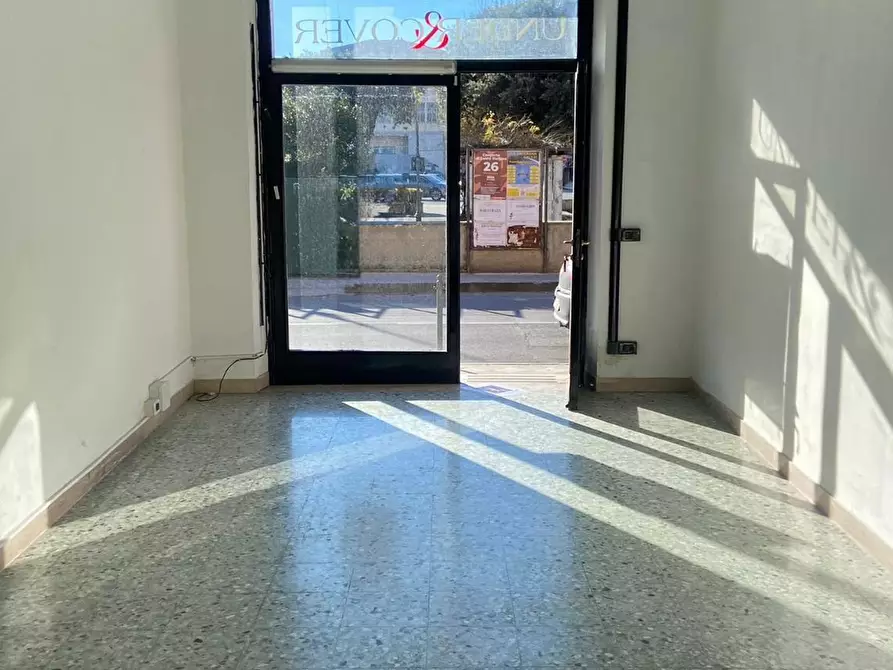 Immagine 3 di Locale commerciale in vendita  a Seravezza