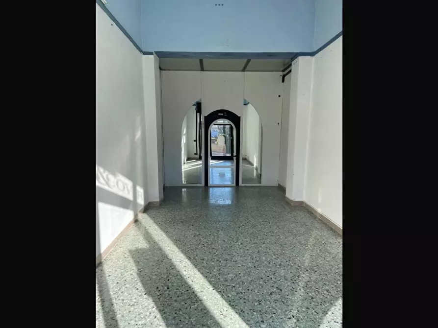 Immagine 1 di Locale commerciale in vendita  a Seravezza