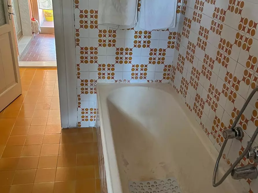 Immagine 12 di Casa indipendente in vendita  a Massa