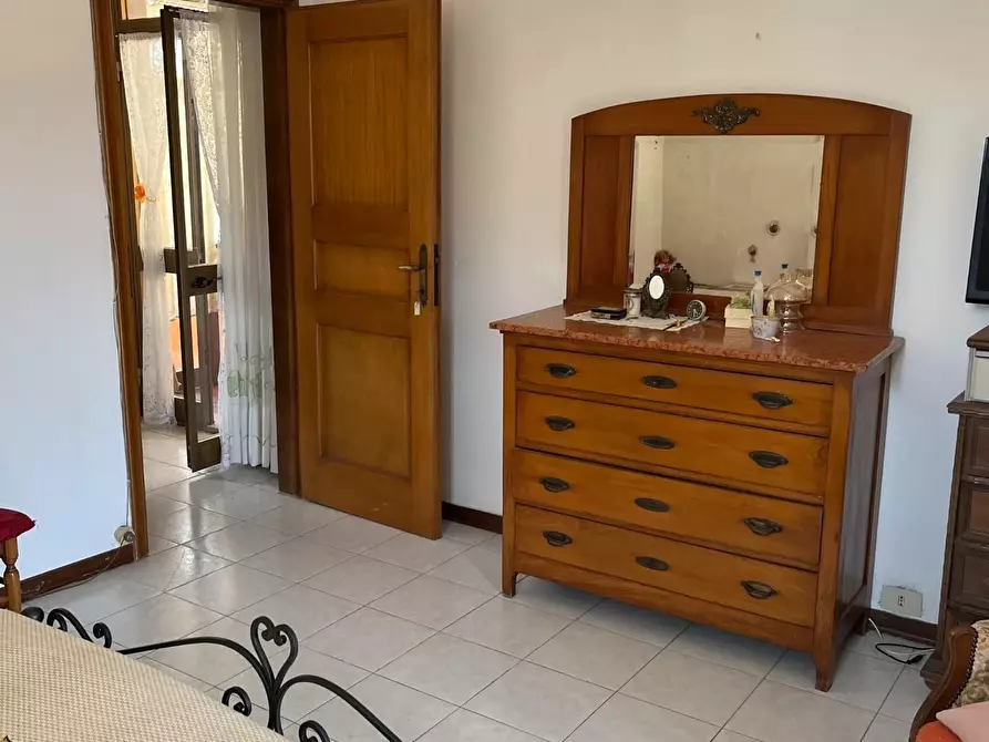 Immagine 15 di Casa indipendente in vendita  a Massa