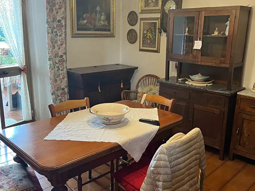 Immagine 2 di Casa indipendente in vendita  a Massa