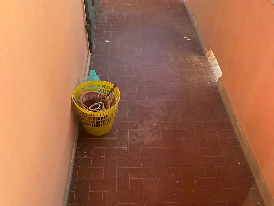 Immagine 18 di Casa indipendente in vendita  a Massa