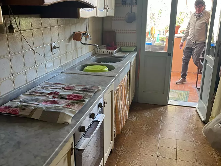 Immagine 5 di Casa indipendente in vendita  a Massa