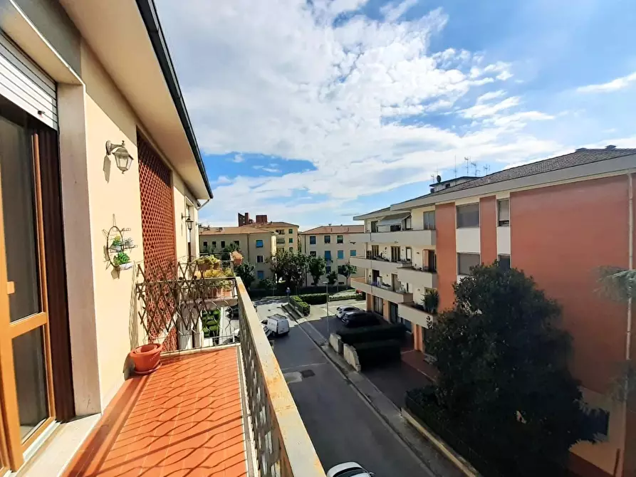 Immagine 26 di Appartamento in vendita  a Pontedera