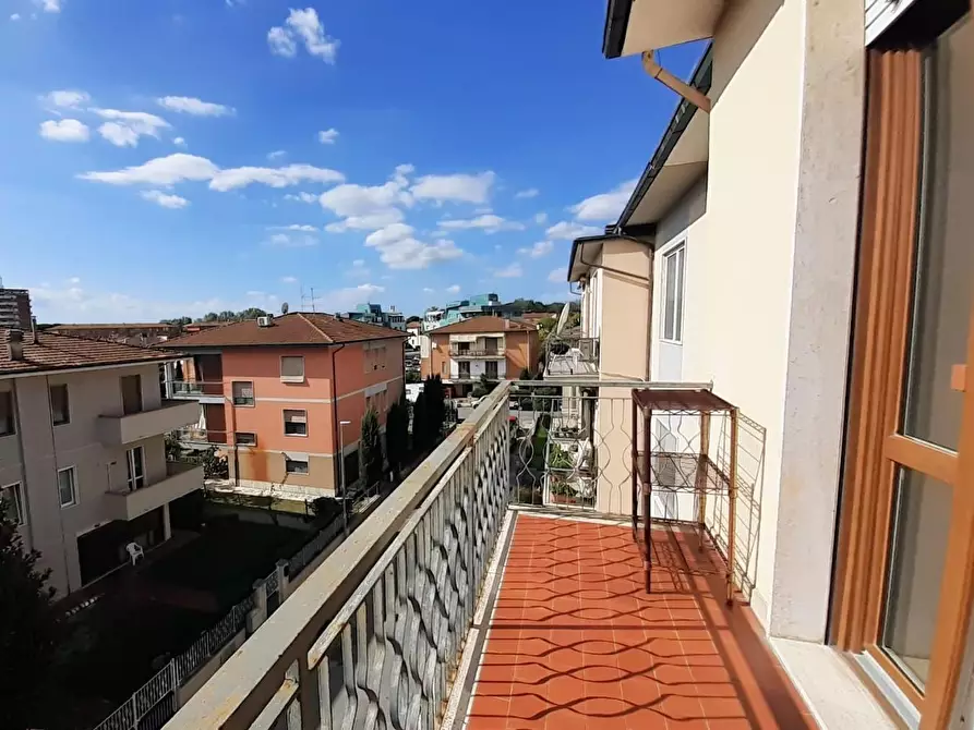 Immagine 31 di Appartamento in vendita  a Pontedera