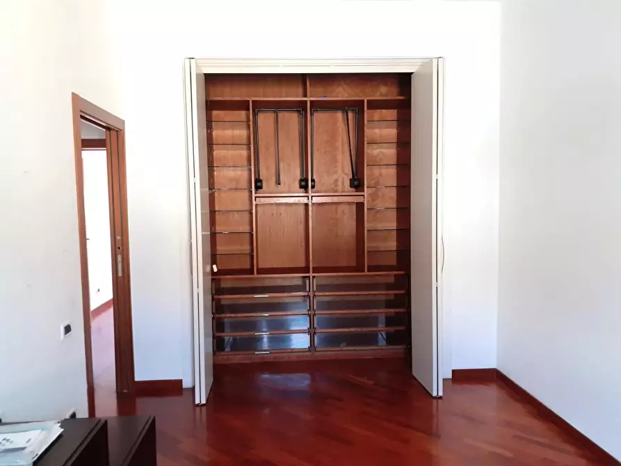 Immagine 12 di Appartamento in vendita  a Pontedera