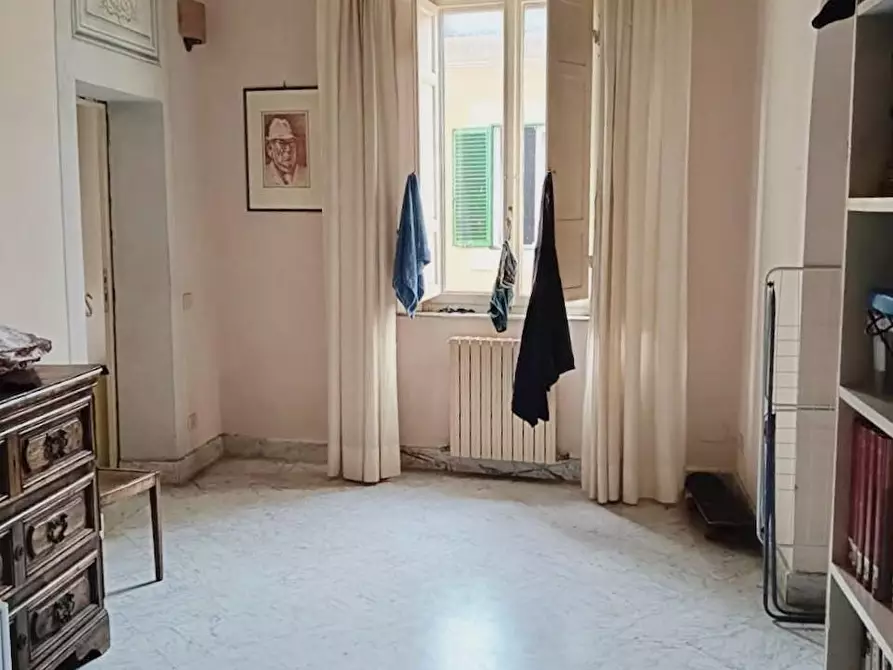 Immagine 11 di Appartamento in vendita  a Pisa