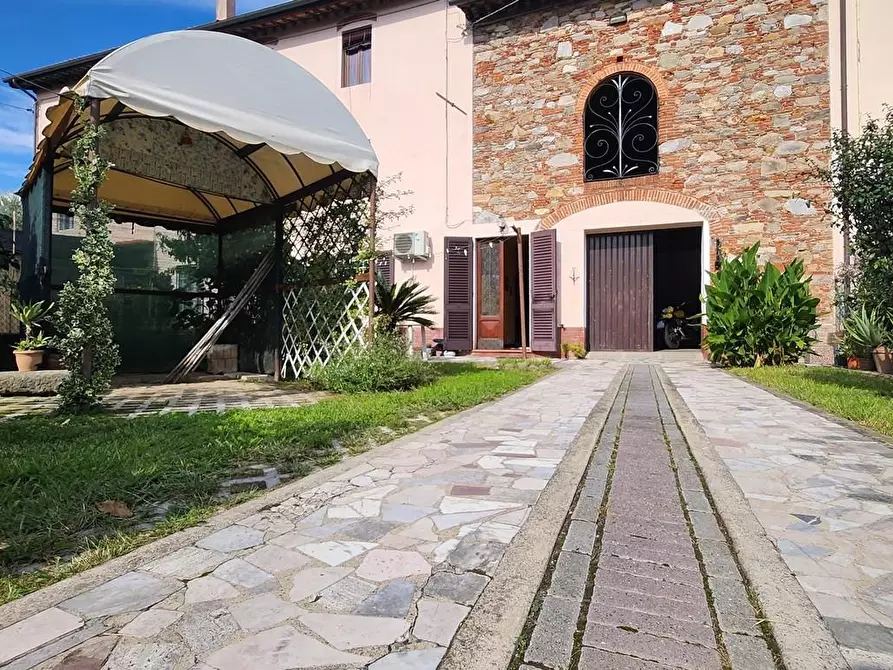 Immagine 3 di Terratetto in vendita  a Lucca