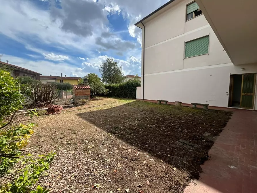 Immagine 6 di Casa trifamiliare in vendita  a Calcinaia