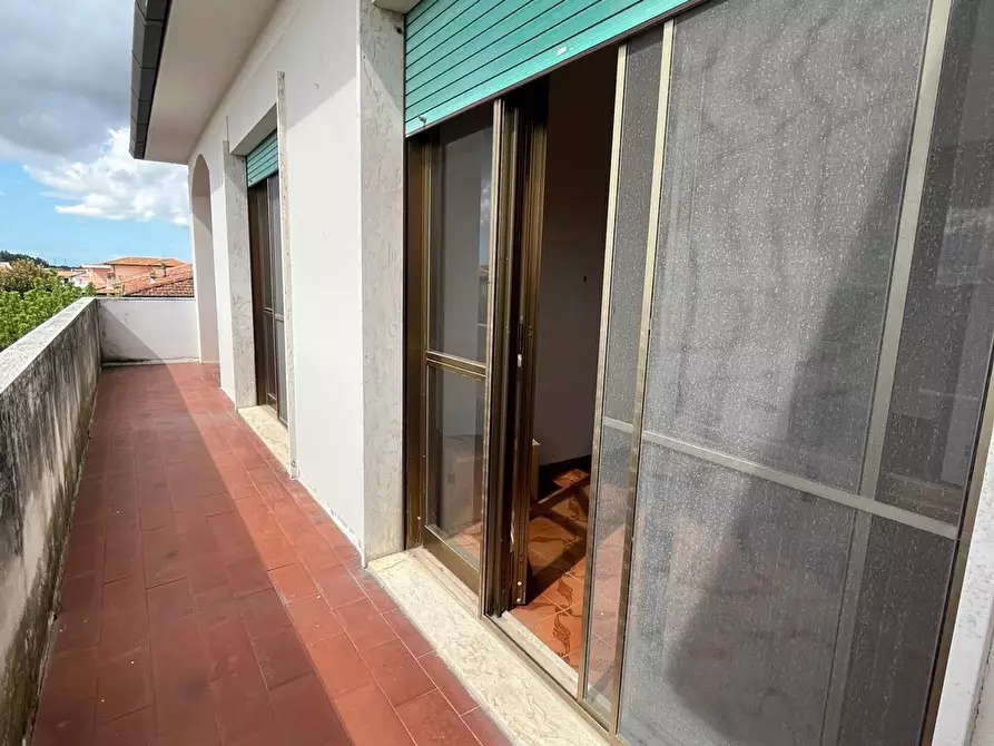 Immagine 16 di Casa trifamiliare in vendita  a Calcinaia