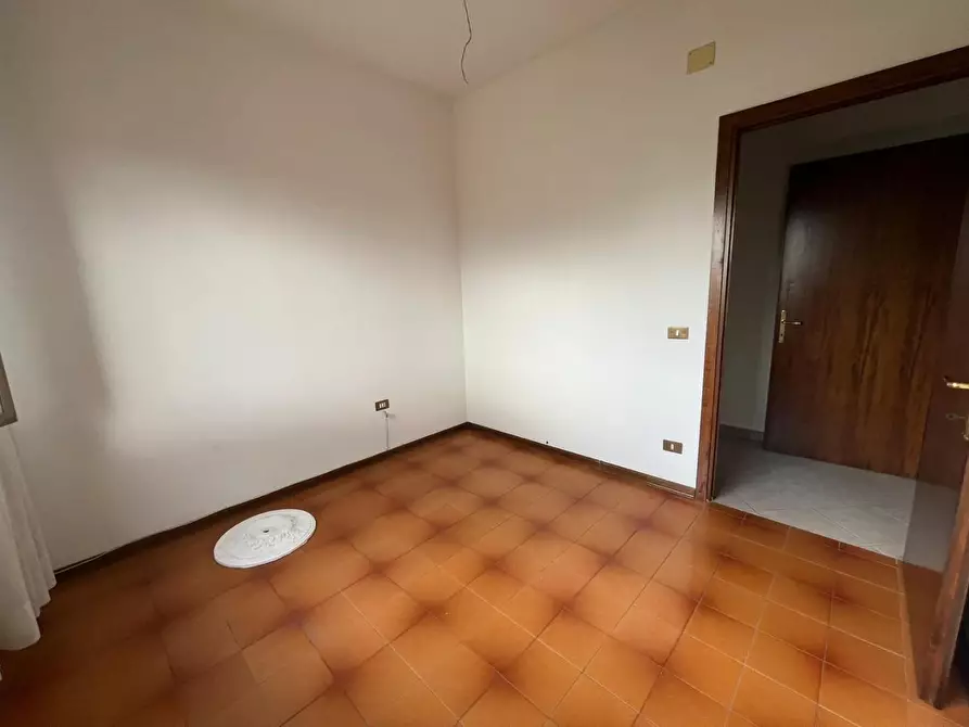 Immagine 37 di Casa trifamiliare in vendita  a Calcinaia