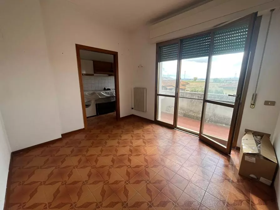 Immagine 15 di Casa trifamiliare in vendita  a Calcinaia