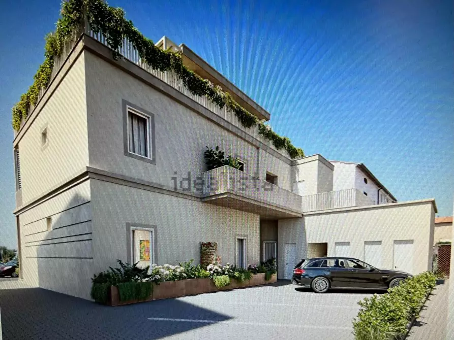 Immagine 3 di Appartamento in vendita  a Cecina