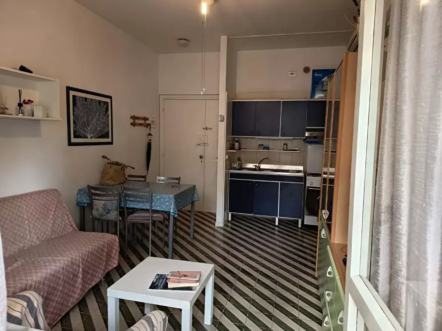 Immagine 2 di Appartamento in vendita  a Carrara