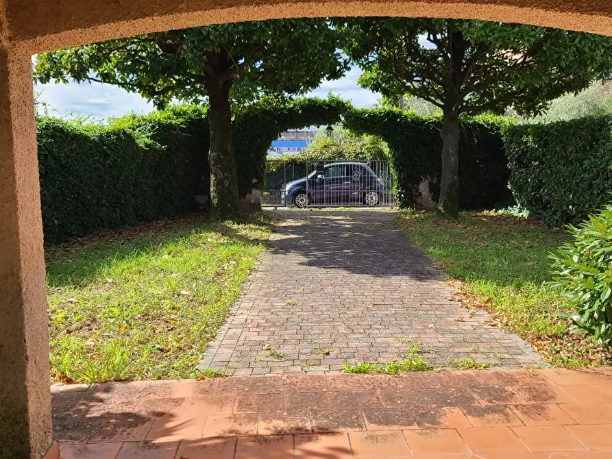 Immagine 6 di Casa bifamiliare in vendita  a Pietrasanta