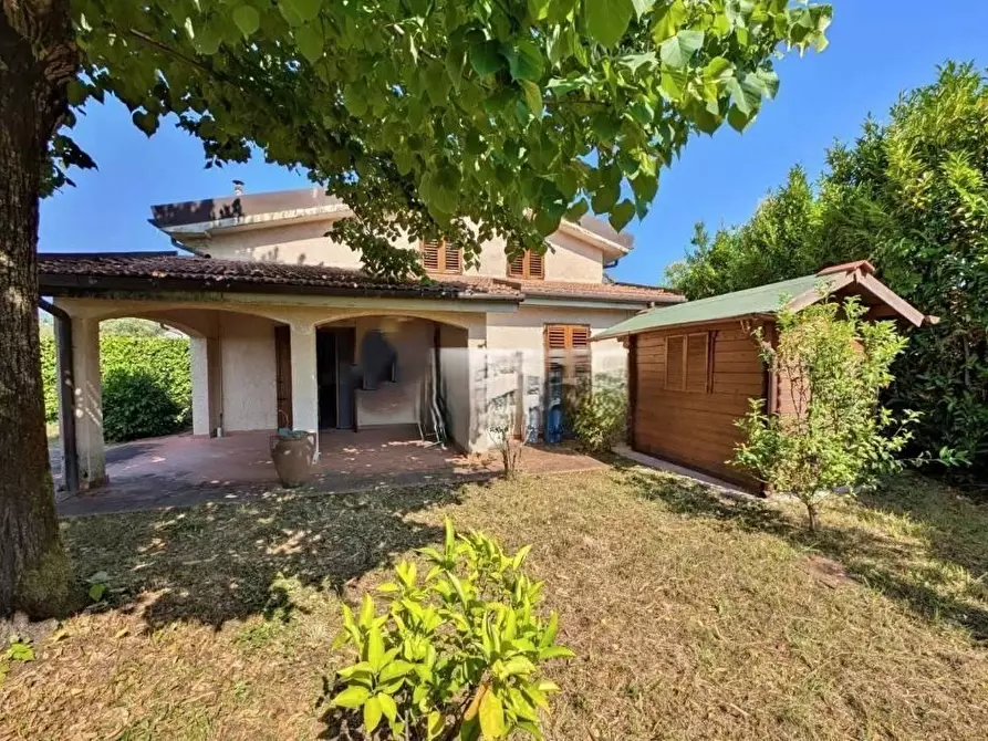 Immagine 10 di Casa bifamiliare in vendita  a Pietrasanta