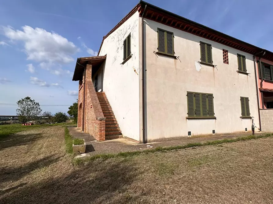 Immagine 1 di Porzione di casa in vendita  a Crespina Lorenzana