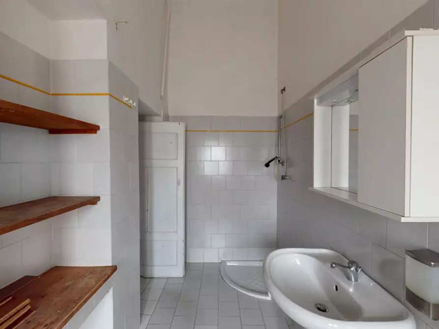 Immagine 12 di Appartamento in vendita  a Massa