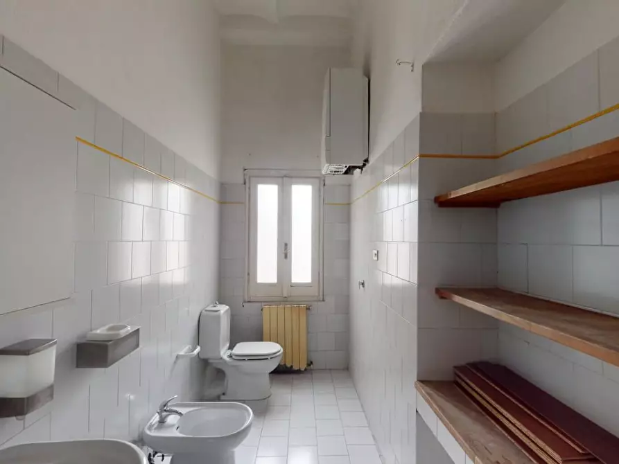 Immagine 11 di Appartamento in vendita  a Massa