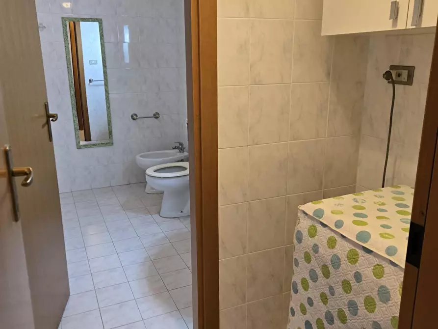 Immagine 10 di Appartamento in vendita  a Siena