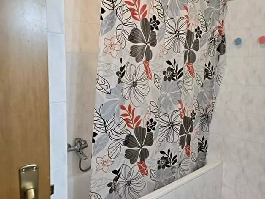 Immagine 11 di Appartamento in vendita  a Siena