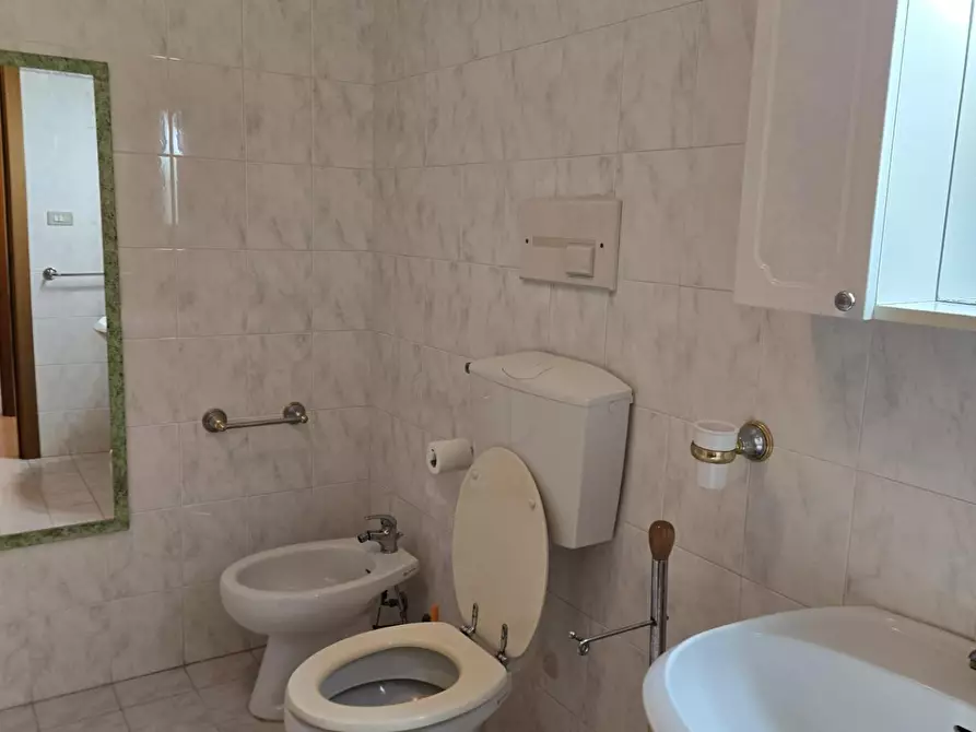 Immagine 12 di Appartamento in vendita  a Siena