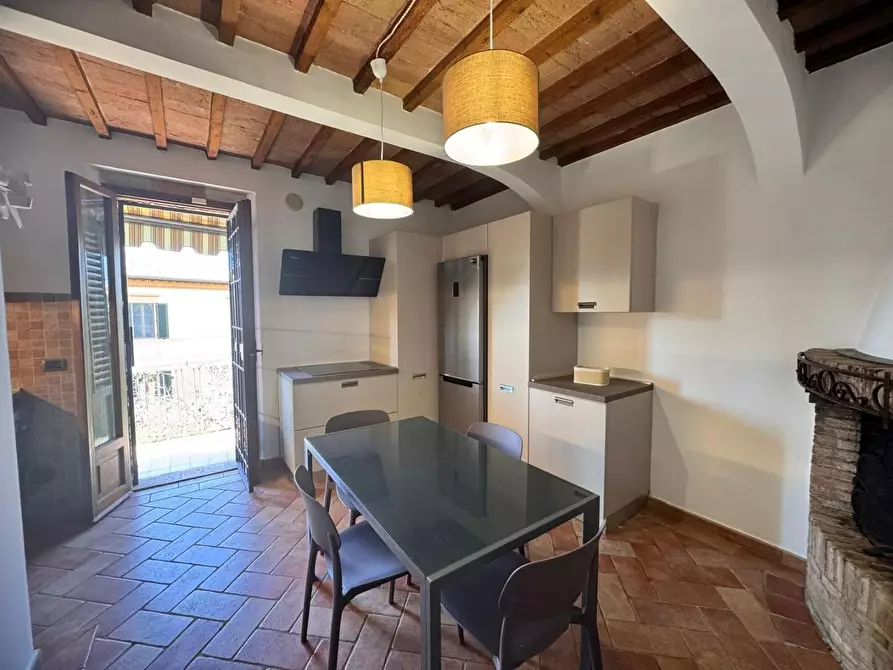 Immagine 11 di Appartamento in affitto  a Siena
