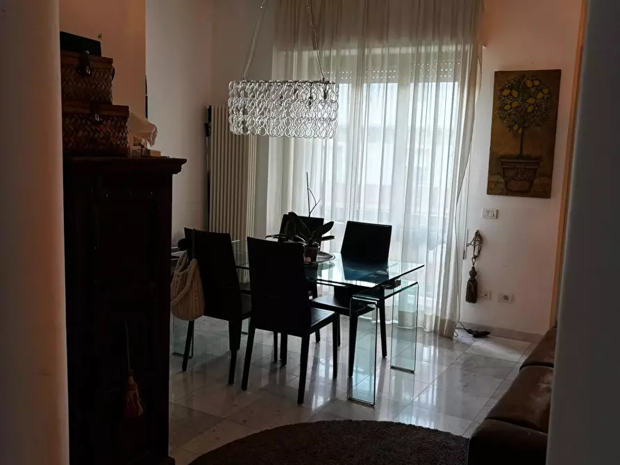 Immagine 1 di Appartamento in vendita  a Carrara