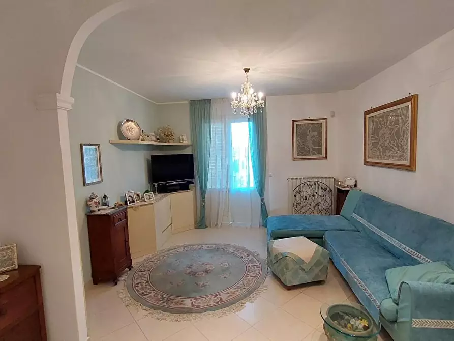 Immagine 14 di Casa indipendente in vendita  a Santa Maria A Monte