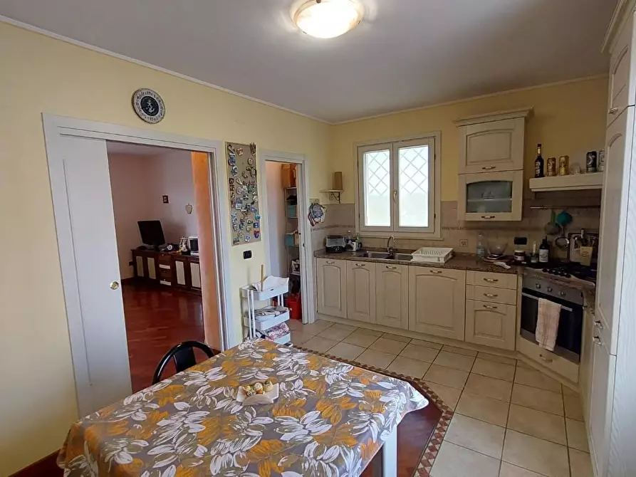 Immagine 7 di Casa indipendente in vendita  a Santa Maria A Monte