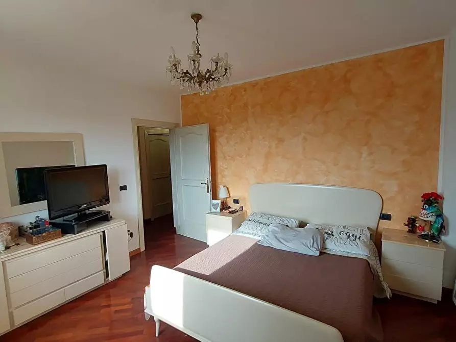 Immagine 9 di Casa indipendente in vendita  a Santa Maria A Monte
