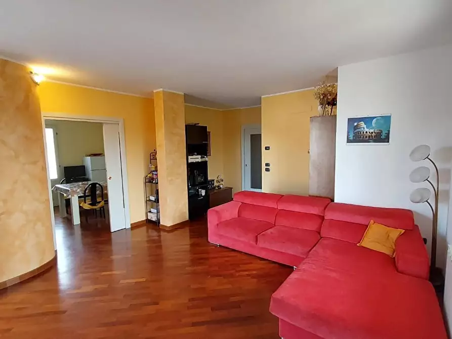 Immagine 3 di Casa indipendente in vendita  a Santa Maria A Monte