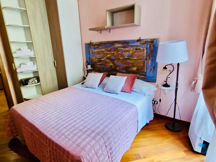 Immagine 10 di Appartamento in vendita  a Siena