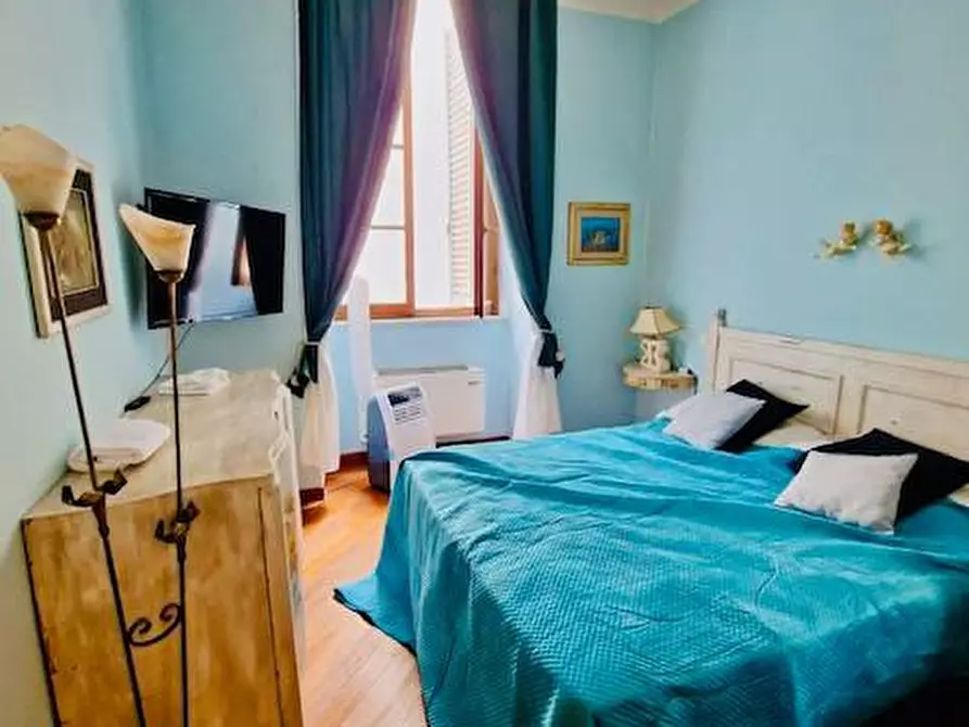 Immagine 8 di Appartamento in vendita  a Siena