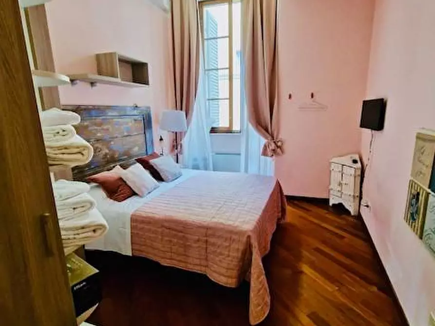 Immagine 11 di Appartamento in vendita  a Siena