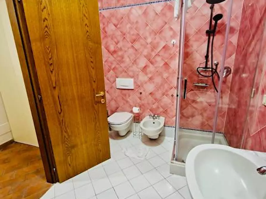 Immagine 19 di Appartamento in vendita  a Siena