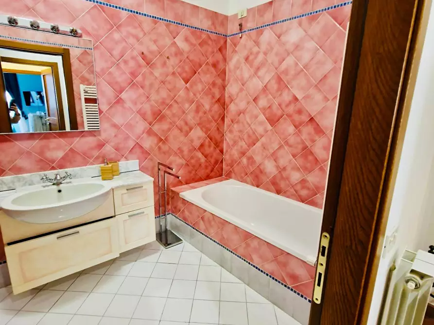 Immagine 13 di Appartamento in vendita  a Siena