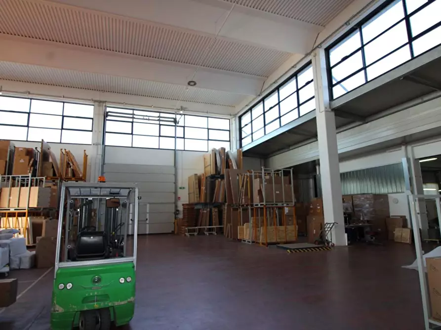 Immagine 1 di Capannone industriale in affitto  a Casciana Terme Lari