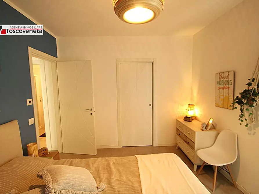 Immagine 9 di Appartamento in vendita  a Lucca