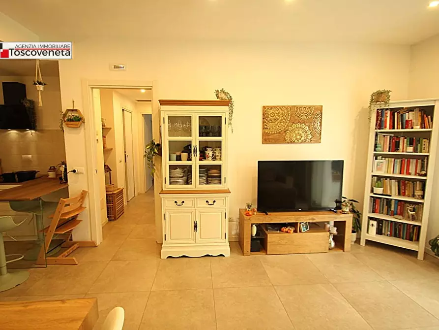 Immagine 20 di Appartamento in vendita  a Lucca