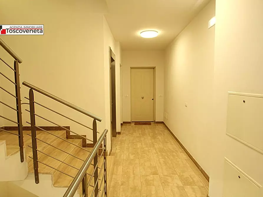 Immagine 23 di Appartamento in vendita  a Lucca