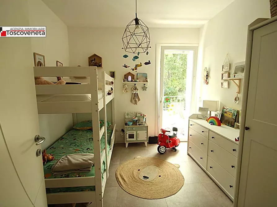 Immagine 14 di Appartamento in vendita  a Lucca