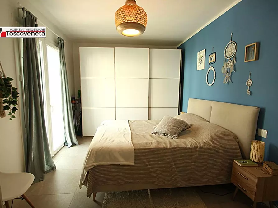 Immagine 10 di Appartamento in vendita  a Lucca