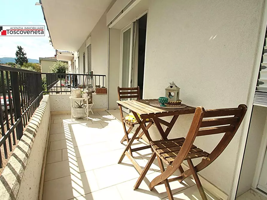 Immagine 6 di Appartamento in vendita  a Lucca