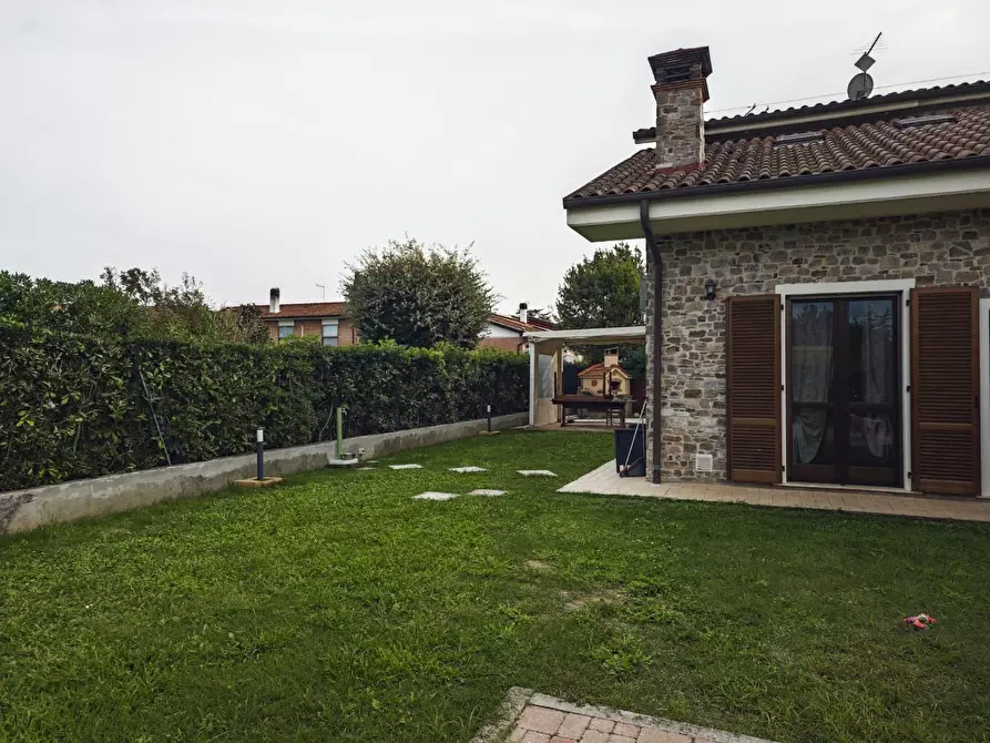 Immagine 2 di Casa bifamiliare in vendita  a Fauglia