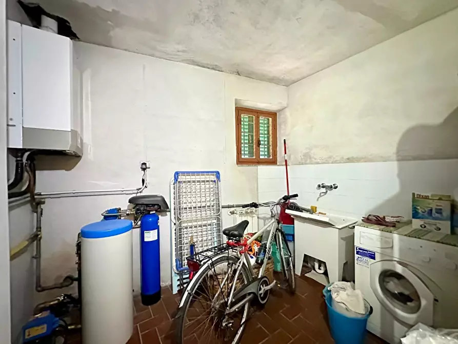 Immagine 35 di Rustico / casale in vendita  a Capannori