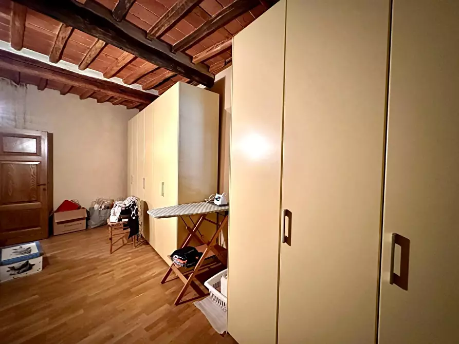 Immagine 40 di Rustico / casale in vendita  a Capannori