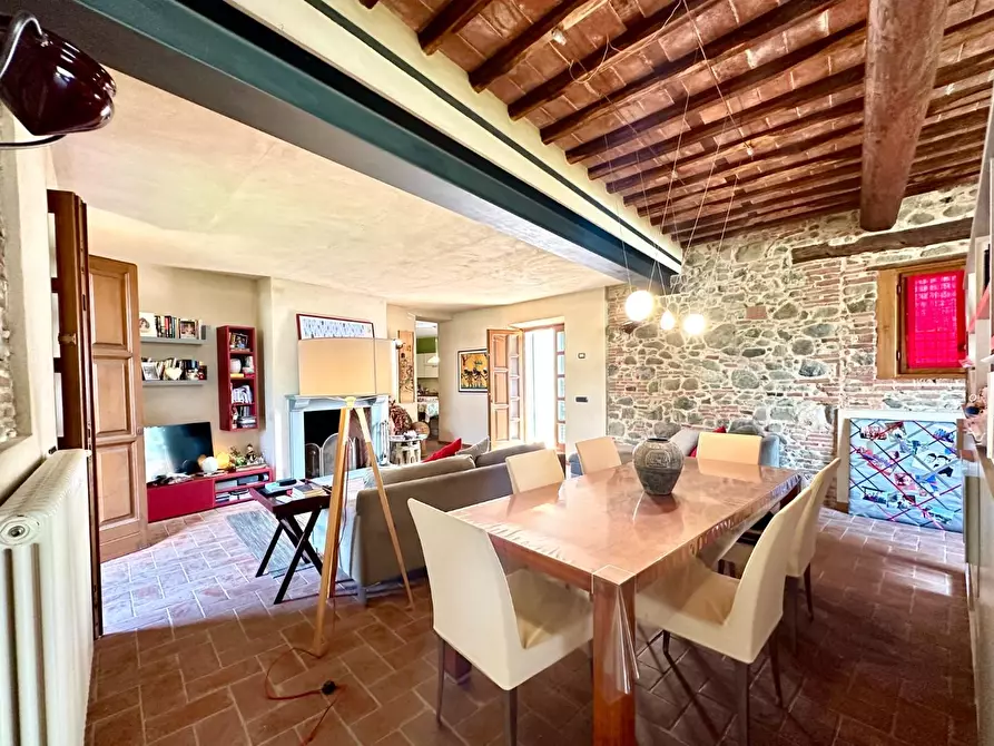 Immagine 28 di Rustico / casale in vendita  a Capannori